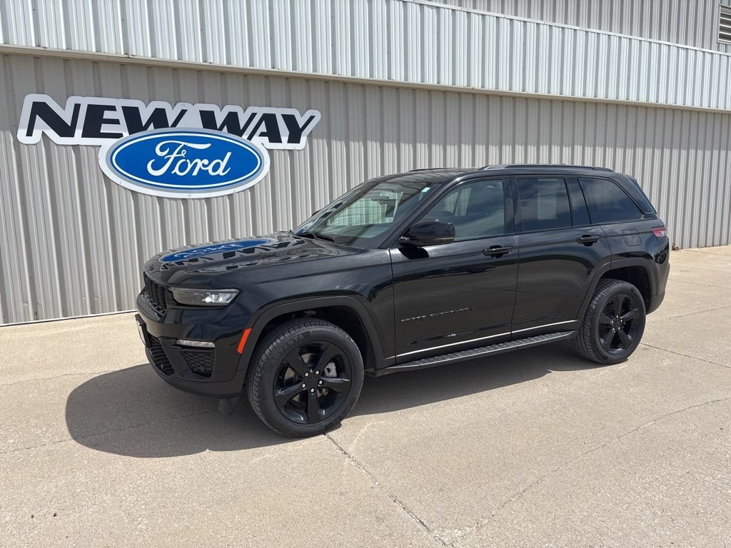 Used 2024 Jeep Grand Cherokee Limited w/ Luxury Tech Group II
