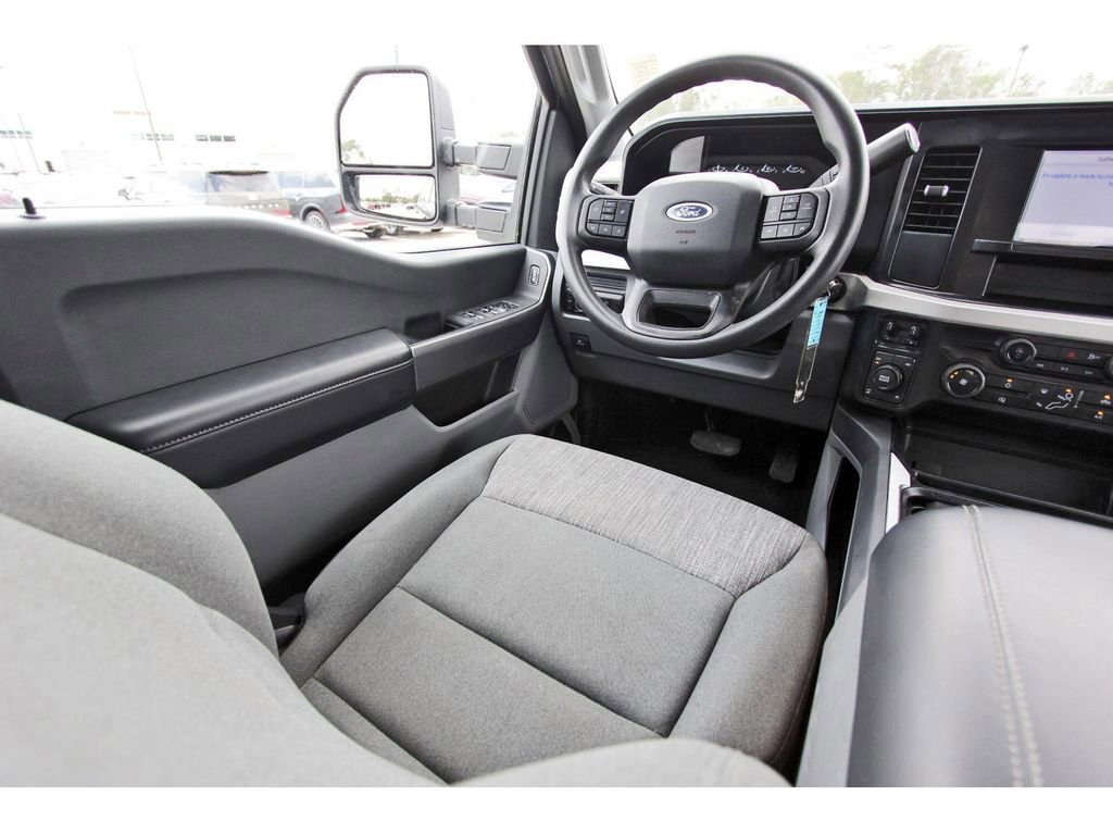 Certified 2025 Ford F250 XLT w/ FX4 Off-Road Package AWD/4WD image 11