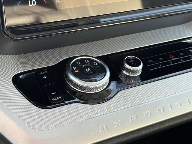 Certified 2025 Ford Expedition Active AWD/4WD image 28