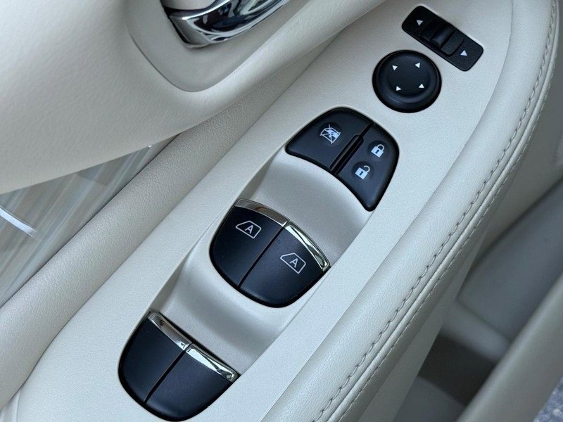 Used 2018 Nissan Murano SL w/ Moonroof Package image 22