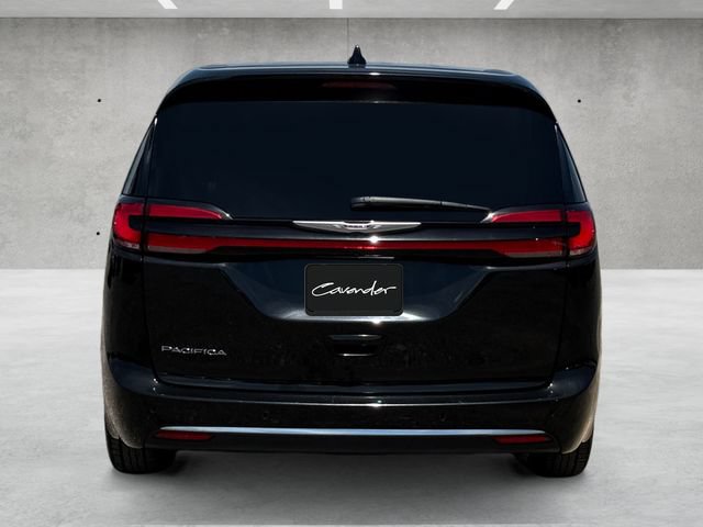 Used 2023 Chrysler Pacifica Touring-L FWD image 16
