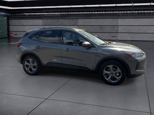 Certified 2025 Ford Escape ST-Line Select AWD/4WD image 16