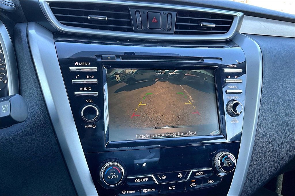Used 2019 Nissan Murano S image 21