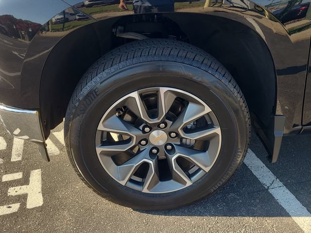 Used 2023 Chevrolet Silverado 1500 LT AWD/4WD image 9