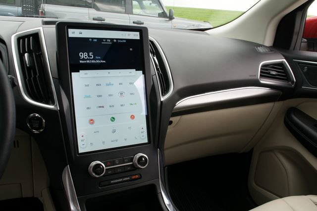 Certified 2022 Ford Edge Titanium w/ Class II Trailer Tow Package image 23