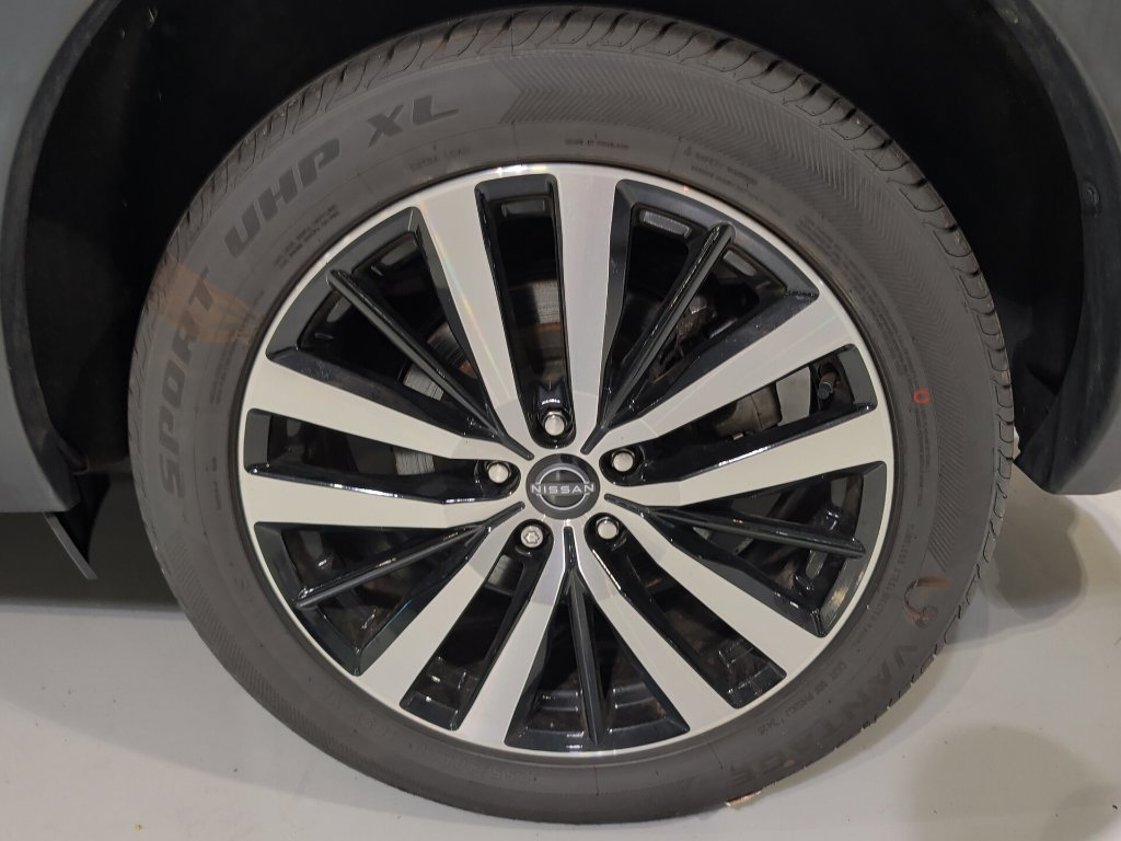 Used 2023 Nissan Pathfinder Platinum AWD/4WD image 7