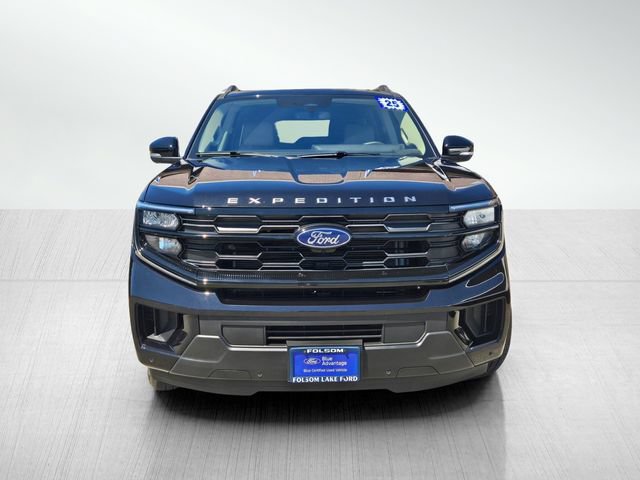 Certified 2025 Ford Expedition Active RWD image 2