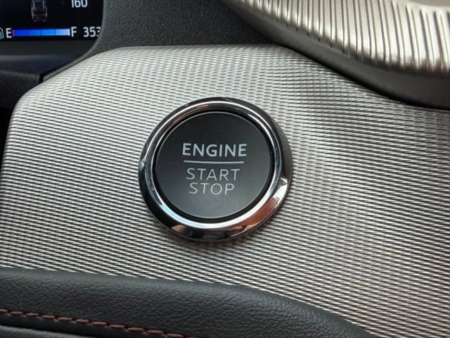 Certified 2025 Ford Explorer Active AWD/4WD image 14