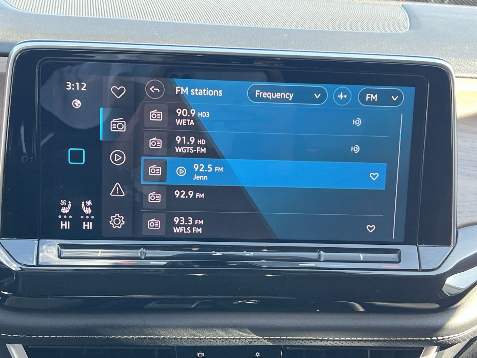 Used 2025 Volkswagen Atlas SE FWD image 26