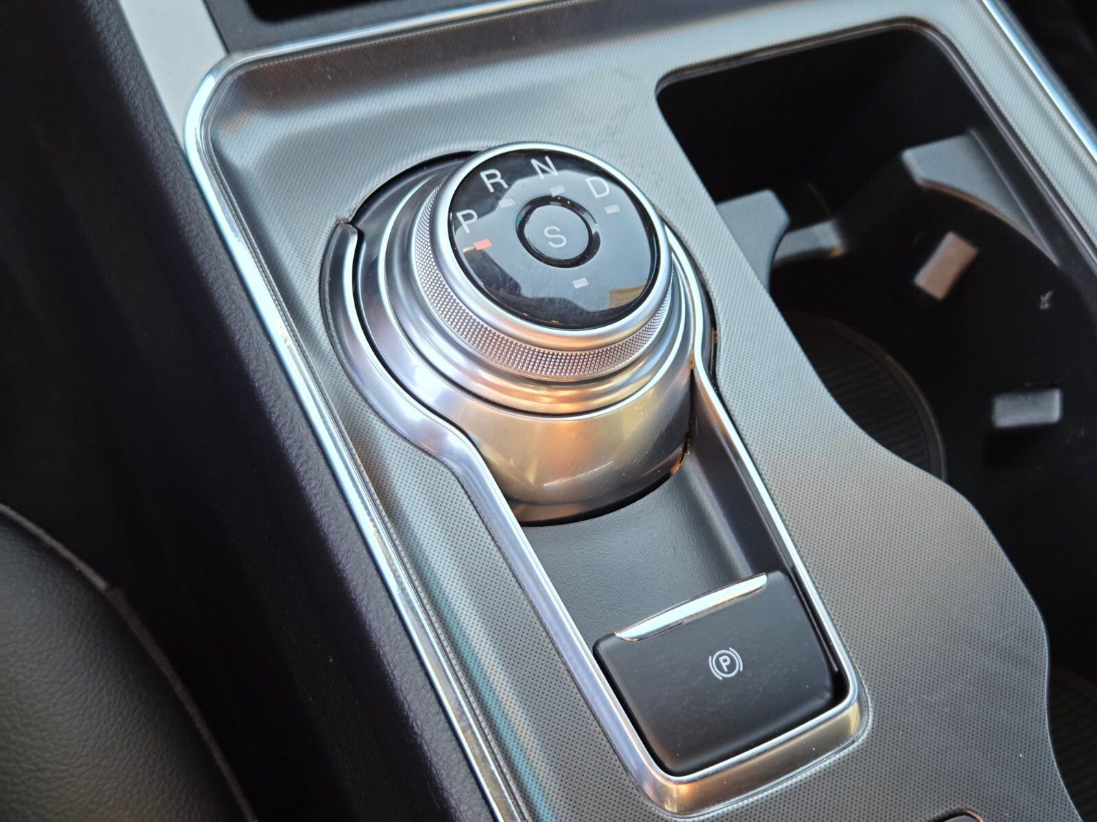 Certified 2024 Ford Edge ST-Line image 23