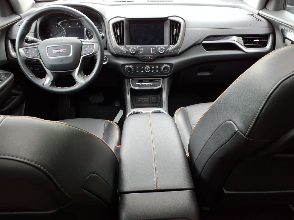 Used 2023 GMC Terrain AT4 w/ Tech Package AWD/4WD image 8