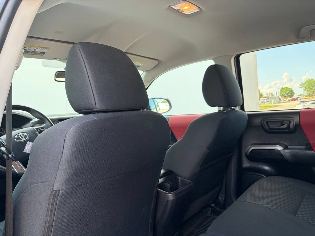 Used 2021 Toyota Tacoma SR5 AWD/4WD image 18