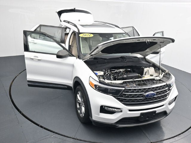Certified 2021 Ford Explorer XLT w/ Equipment Group 202A AWD/4WD image 35