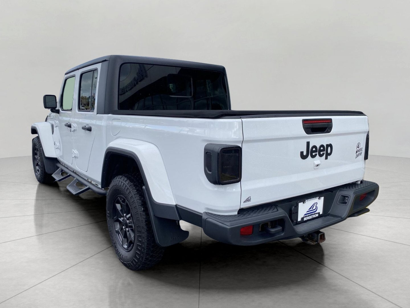 Used 2022 Jeep Gladiator Sport AWD/4WD image 6