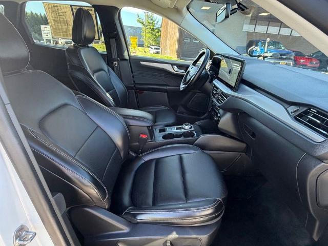 Certified 2025 Ford Escape Platinum AWD/4WD image 33