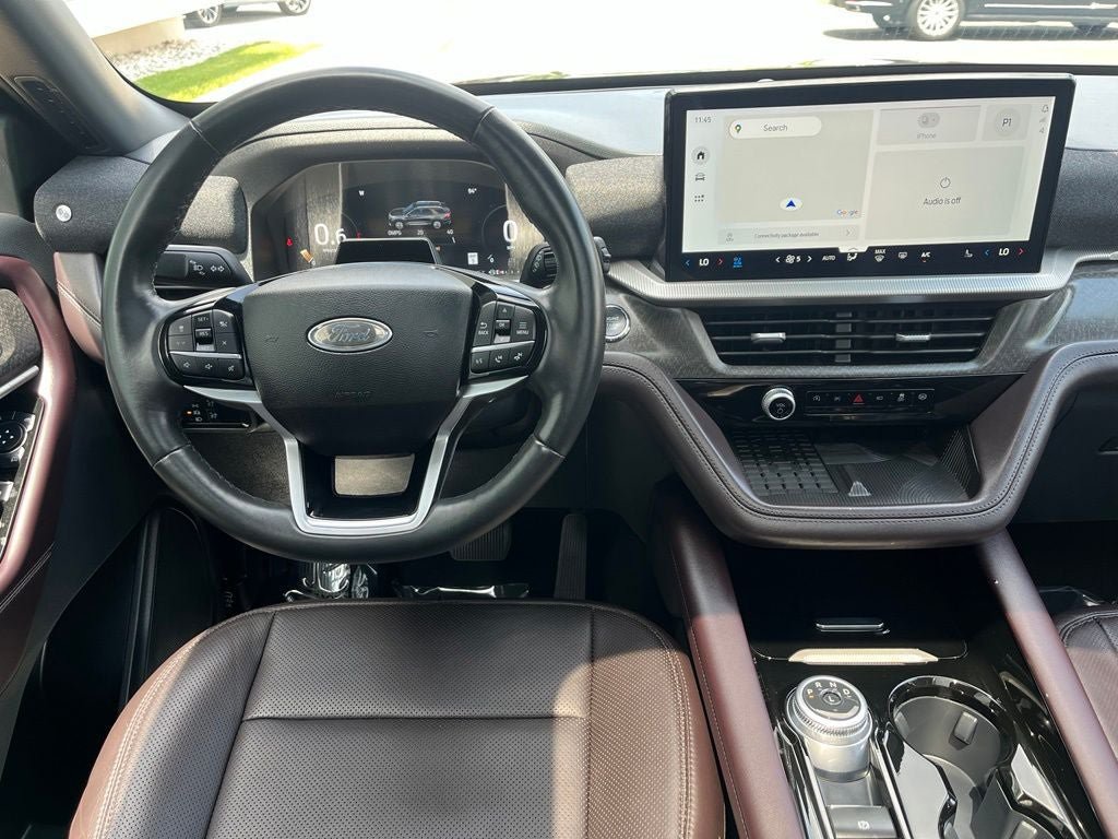 Certified 2025 Ford Explorer Platinum w/ Ultimate Package AWD/4WD image 16