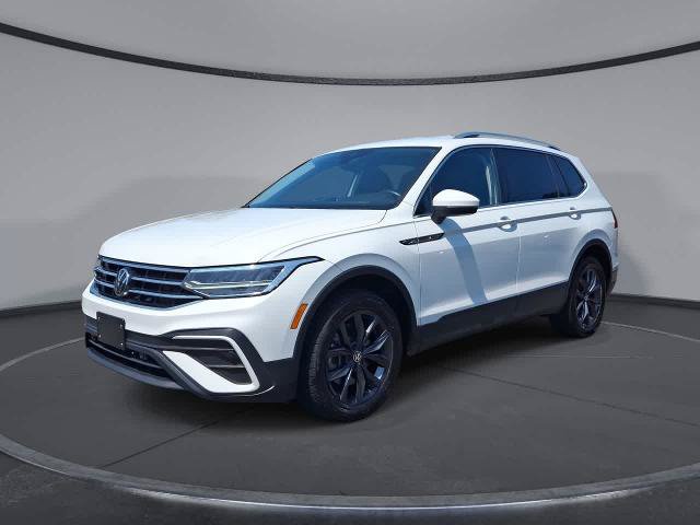 Used 2024 Volkswagen Tiguan SE AWD/4WD image 1