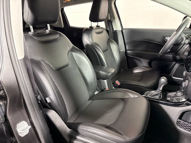 Used 2018 Jeep Compass Latitude w/ Popular Equipment Group AWD/4WD image 14