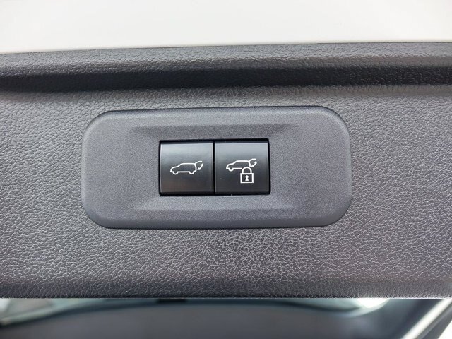 Used 2025 Toyota Grand Highlander AWD image 32