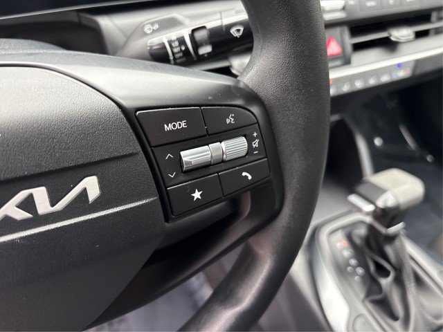 Used 2025 Kia K4 FWD image 23