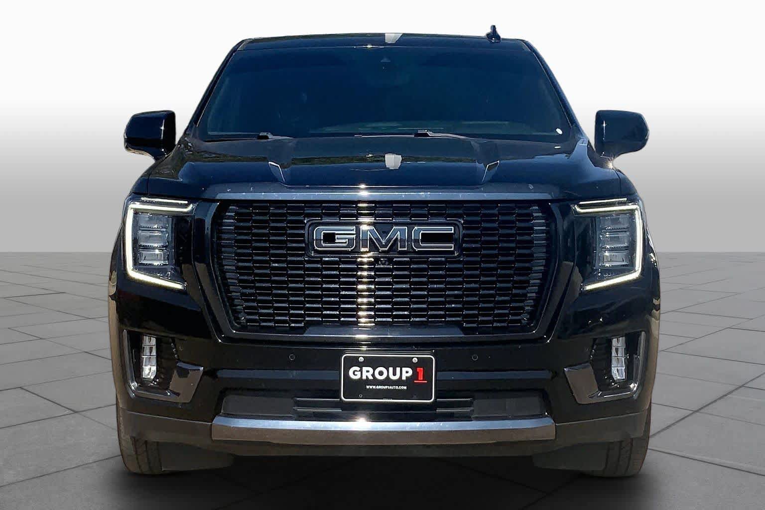 Used 2023 GMC Yukon Denali Ultimate w/ LPO, Floor Liner Package AWD/4WD image 4