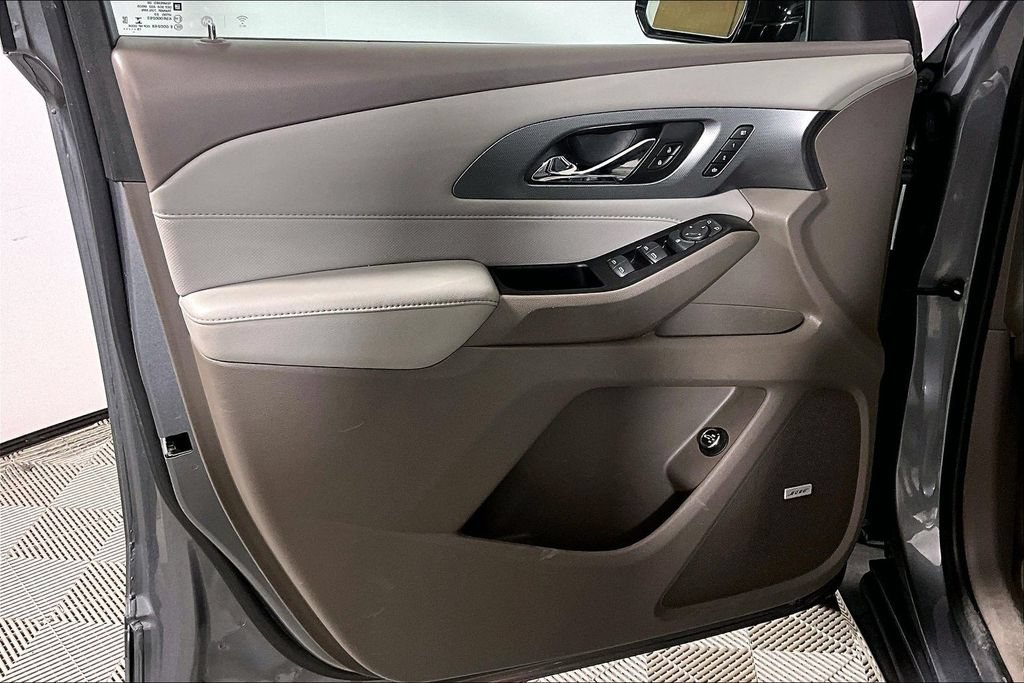 Used 2020 Chevrolet Traverse Premier FWD image 18