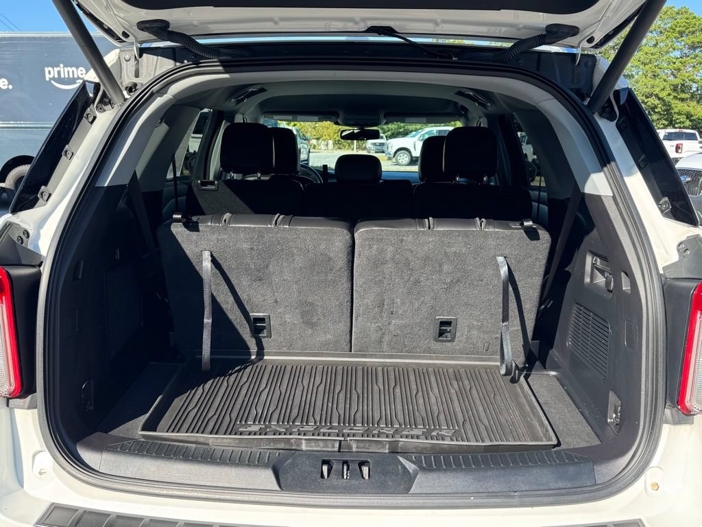 Certified 2022 Ford Explorer Limited AWD/4WD image 7