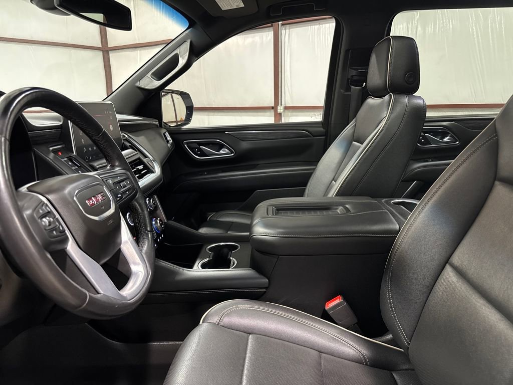 Used 2022 GMC Yukon XL SLT w/ SLT Luxury Package image 11