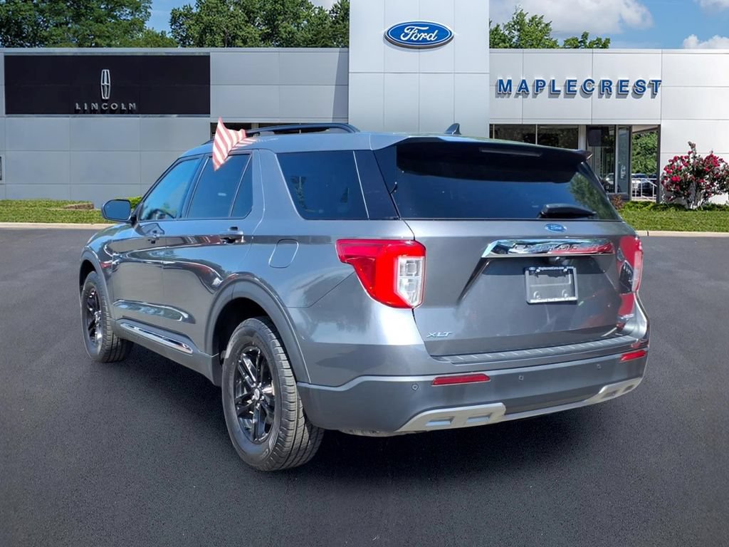 Certified 2023 Ford Explorer XLT w/ Equipment Group 202A AWD/4WD image 3