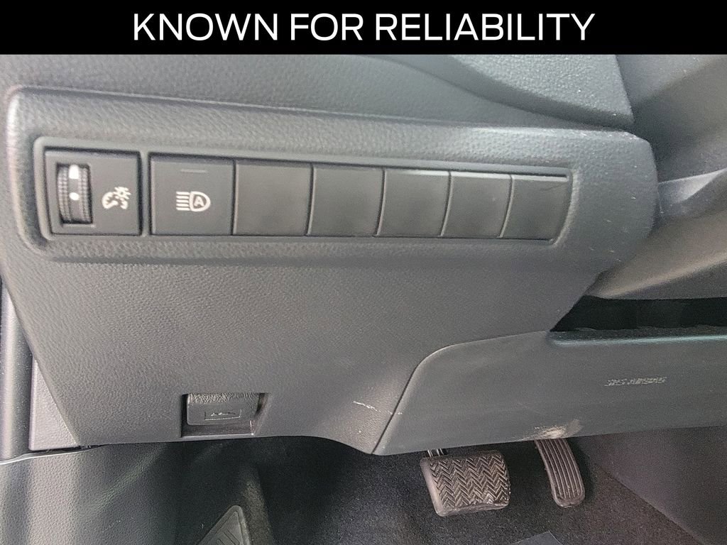 Used 2021 Toyota Corolla LE image 18