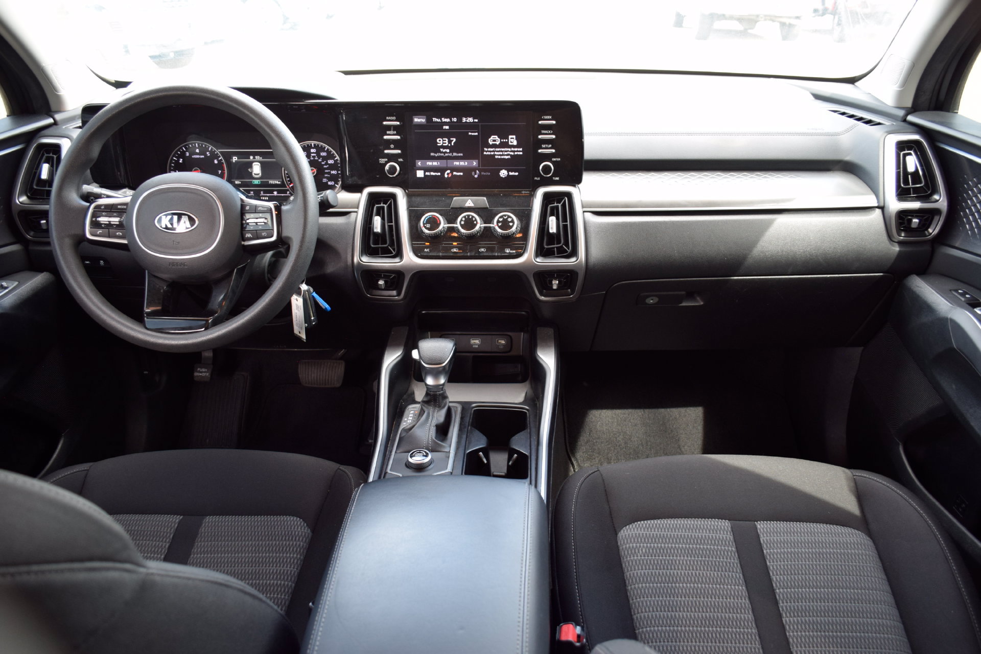 Used 2021 Kia Sorento LX FWD image 5