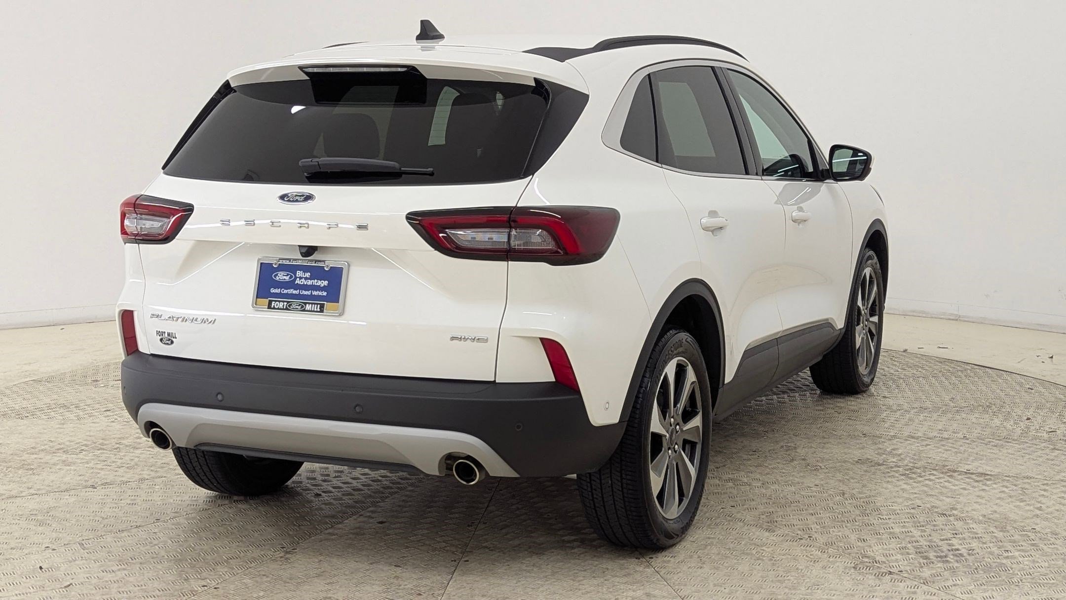 Certified 2023 Ford Escape Platinum w/ Premium Technology Package image 9