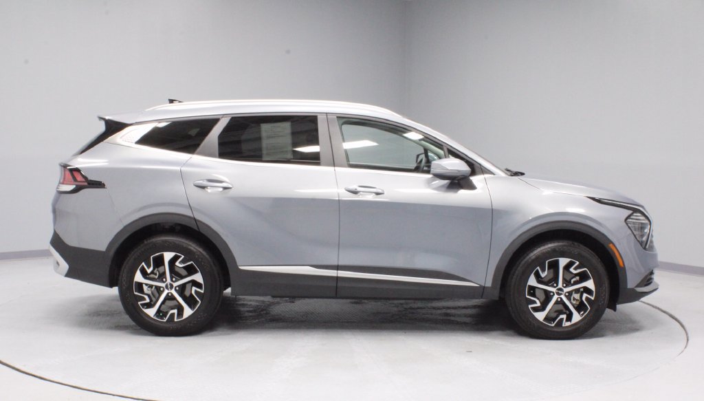 Used 2025 Kia Sportage EX AWD/4WD image 8