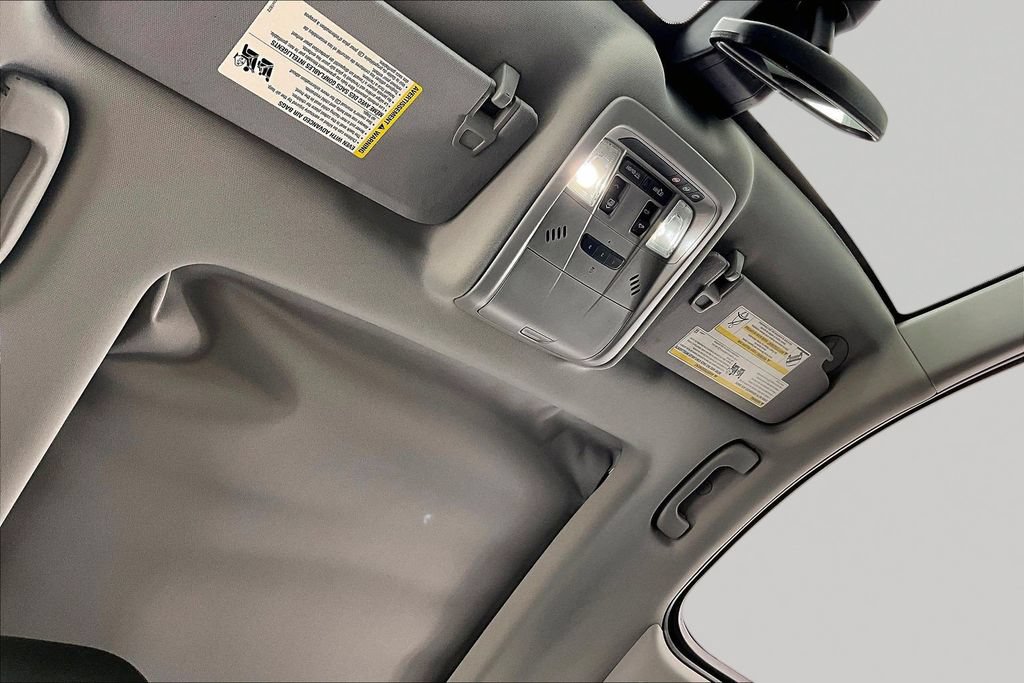 Used 2023 Chevrolet Equinox Premier AWD/4WD image 22