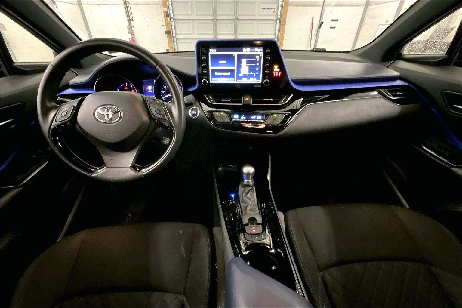 Used 2020 Toyota C-HR XLE image 14