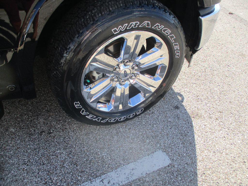 Certified 2019 Ford F150 Lariat w/ Equipment Group 502A Luxury image 25