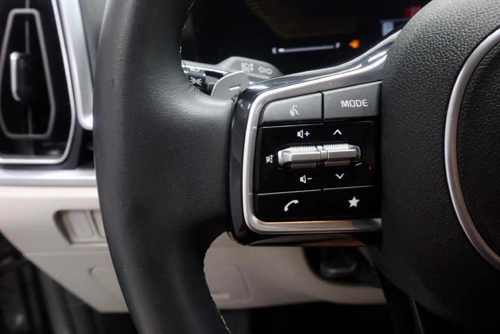 Used 2025 Kia Sorento EX AWD/4WD image 27