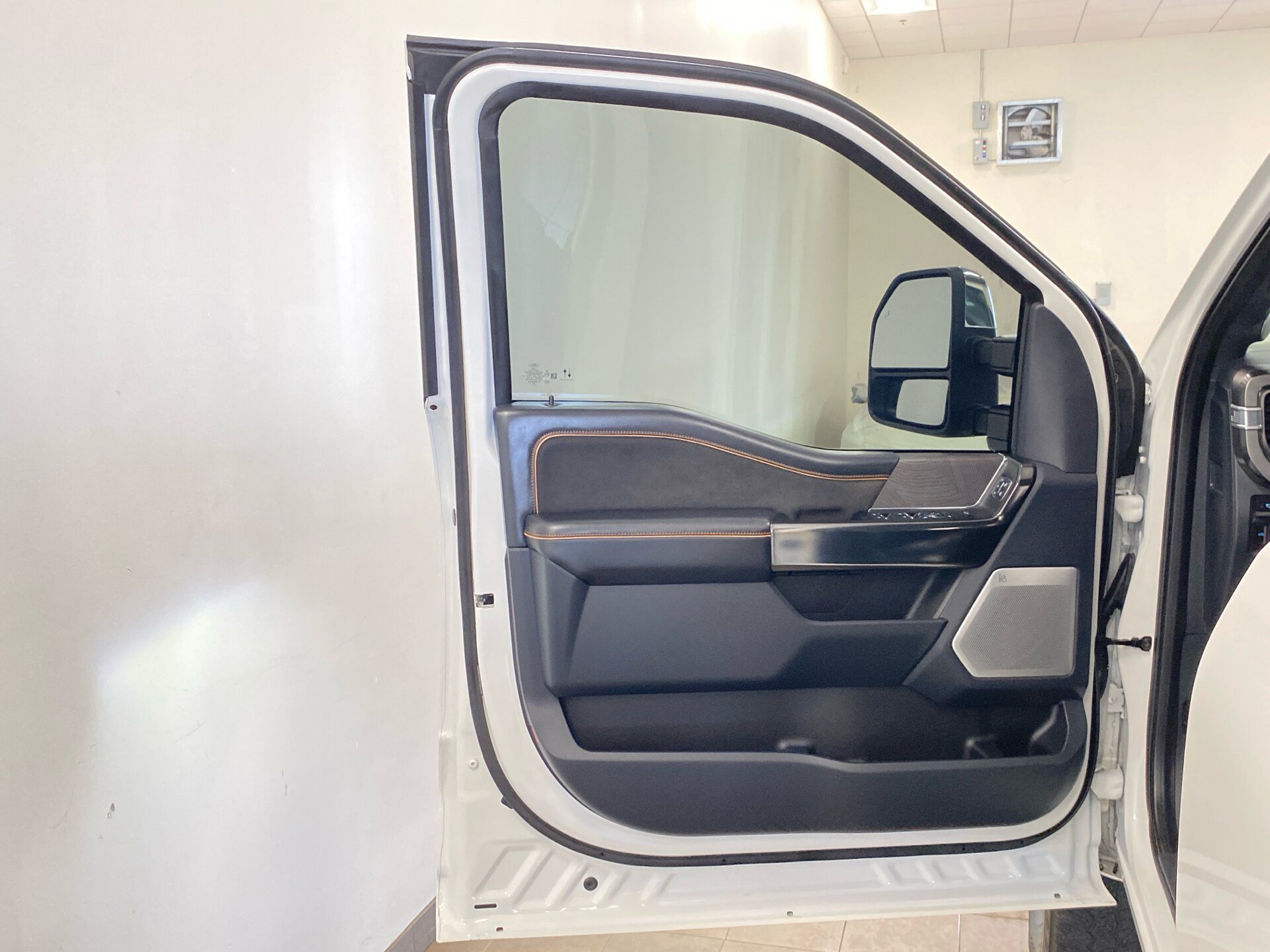 Certified 2024 Ford F250 Platinum AWD/4WD image 16
