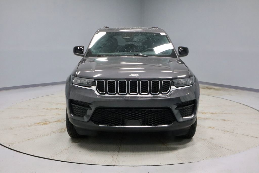Used 2024 Jeep Grand Cherokee Laredo X w/ Luxury Tech Group I AWD/4WD image 6