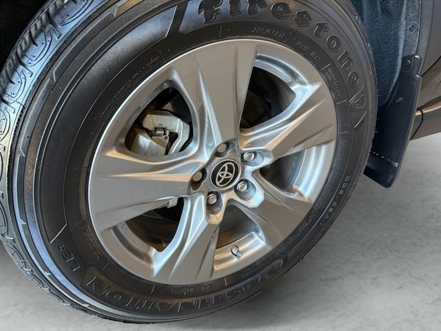 Used 2024 Toyota RAV4 LE AWD/4WD image 24