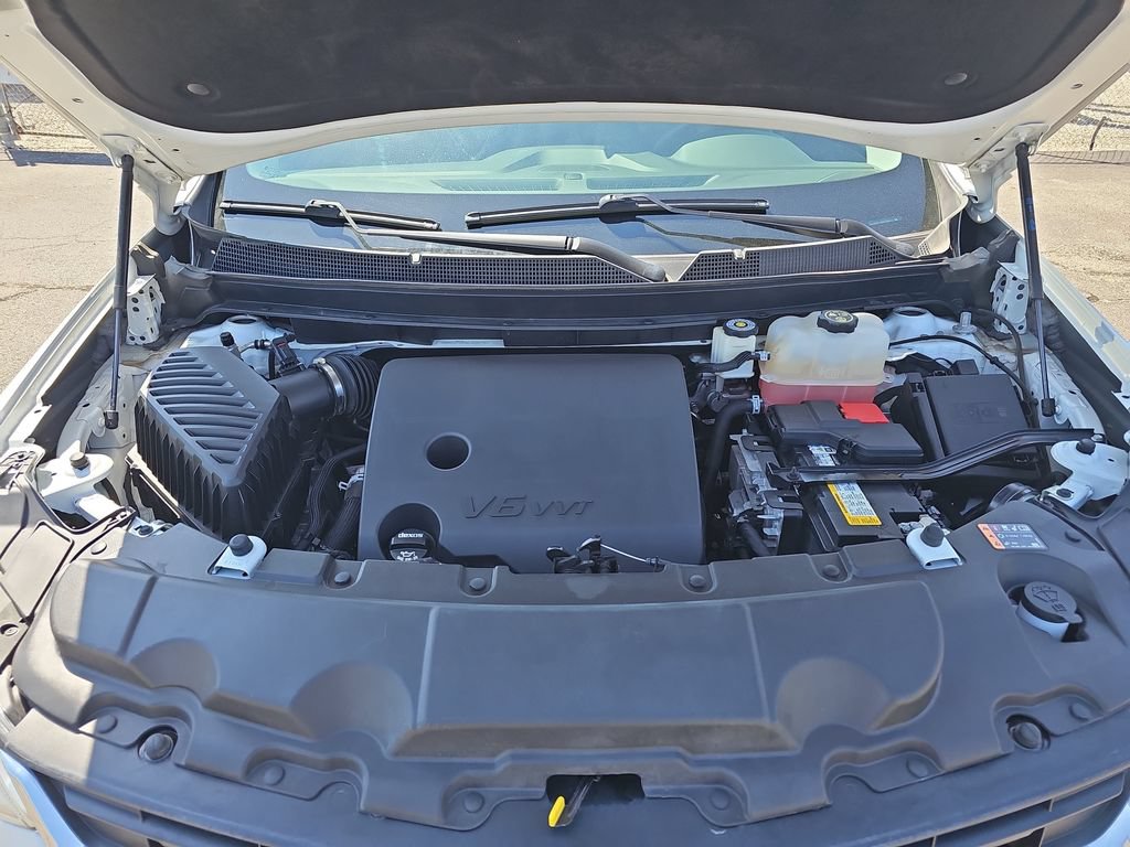Used 2021 Chevrolet Traverse LS FWD image 31