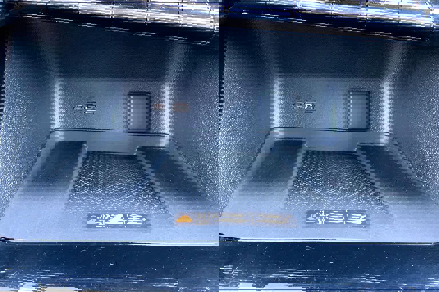 Used 2025 Chevrolet Traverse LT image 35