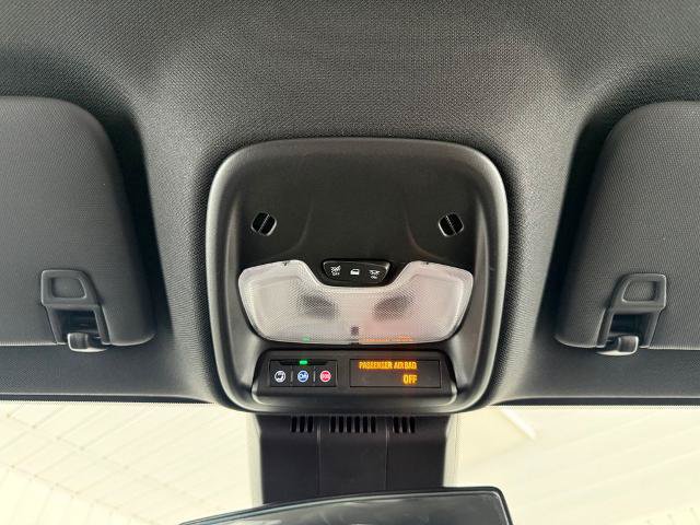 Used 2023 Chevrolet Colorado W/T RWD image 19