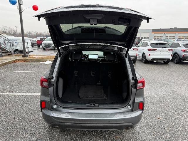 Certified 2024 Ford Escape ST-Line w/ Tech Pack #1 image 9