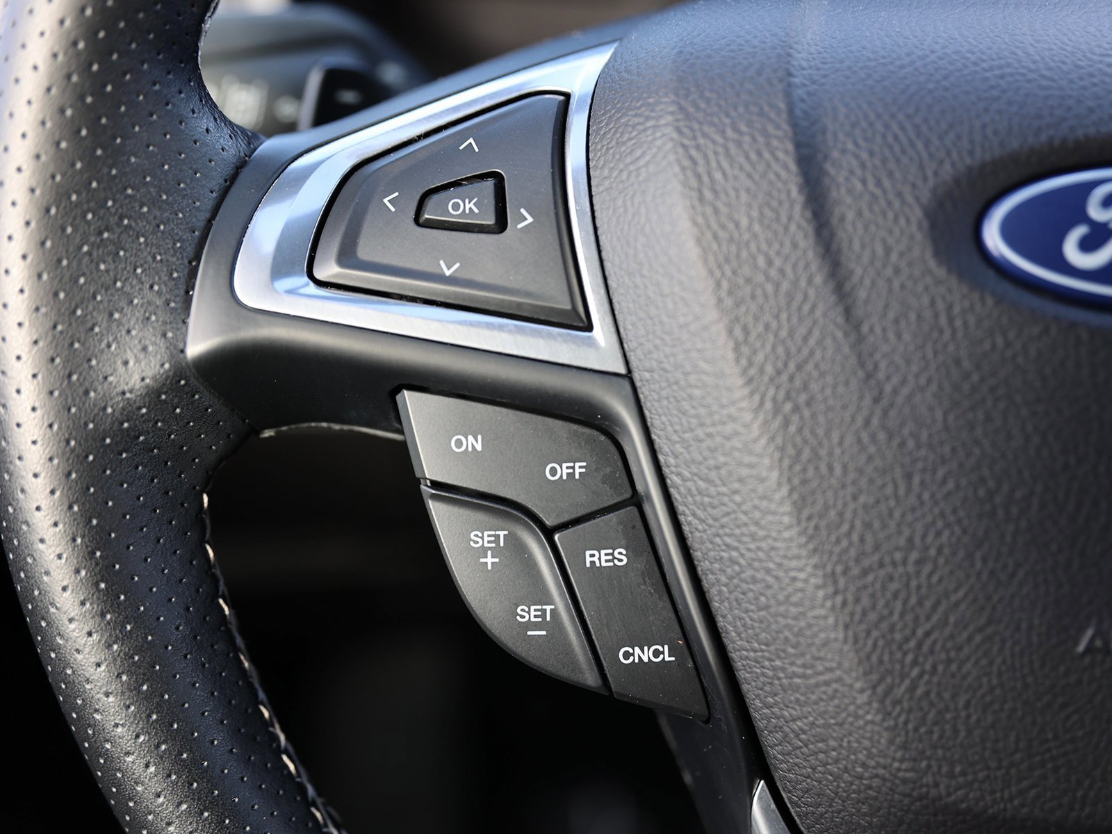 Certified 2022 Ford Edge ST image 37