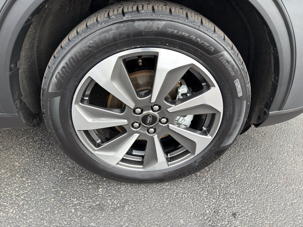 Certified 2025 Ford Escape Platinum AWD/4WD image 11