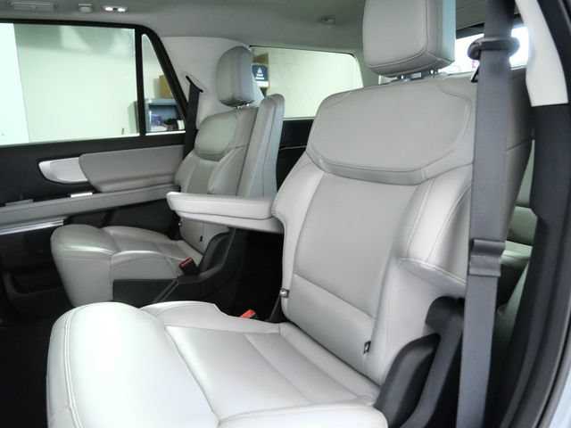 Certified 2025 Ford Expedition Active AWD/4WD image 13