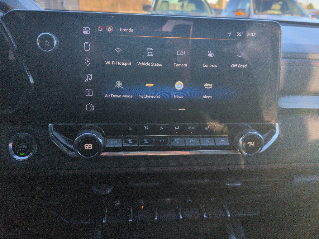 Used 2023 Chevrolet Colorado Z71 w/ Z71 Convenience Package 2 image 9