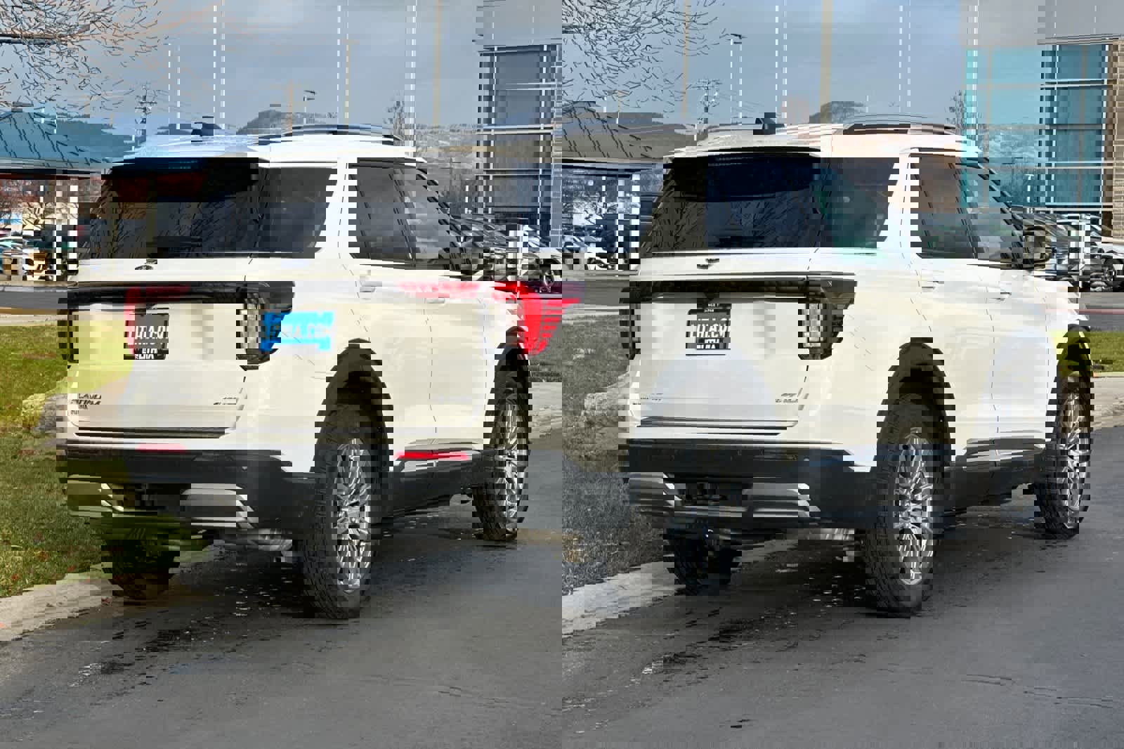 Certified 2025 Ford Explorer Platinum image 5