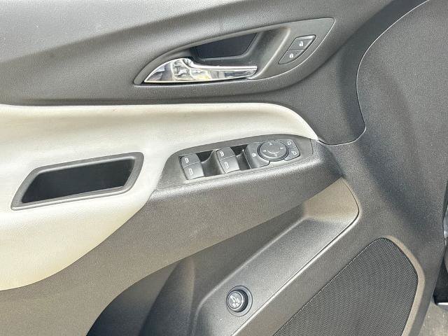 Used 2024 Chevrolet Equinox LT FWD image 16